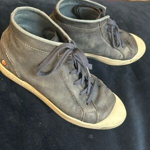 Softinos by Fly London
Women's Kip Lace-Up High Top Sneaker in Navy Leather